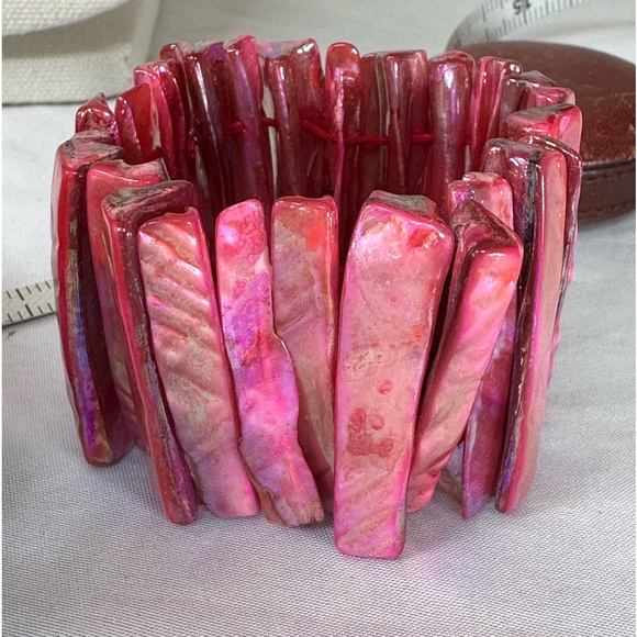 Two pink stretch style bracelets - Picture 4 of 5